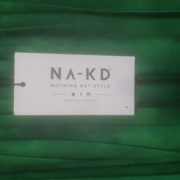 ⭐ Brand new NA-KD Tie-Dyed Pleated Midi Skirt- Size 40⭐ - Picture 3 of 6